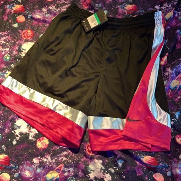 Nike Dri-Fit Shorts - Picture 1 of 3